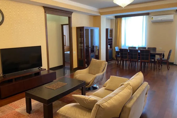 Հրաչյա Քոչարի փողոց