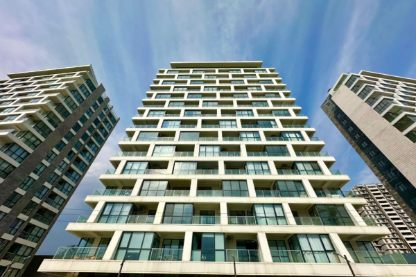 Երևանն ափի մեջ բնակելի համալիր, Ուլնեցի փողոց