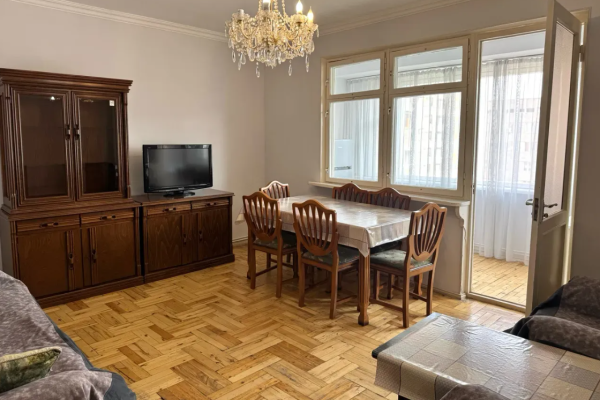 Մամիկոնյանց Փողոց