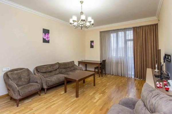 Քանաքեռ-Զեյթուն, Պարույր Սևակի փողոց